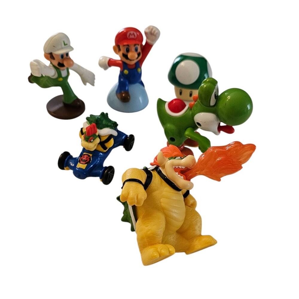 Lot of 6 Super Mario Bros PVC and Plastic Figurines Action Figures